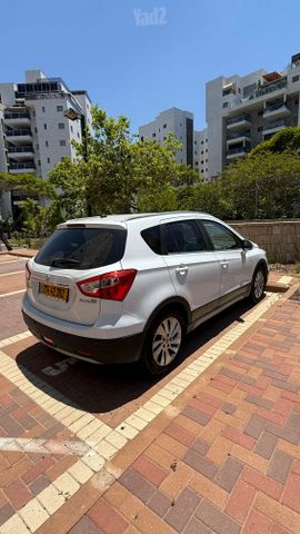 סוזוקי קרוסאובר