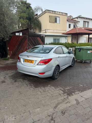יונדאי אקסנט i25