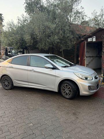 יונדאי אקסנט i25