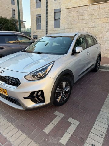 קיה נירו