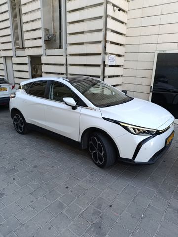מודעת רכב ג׳ילי Geometry C