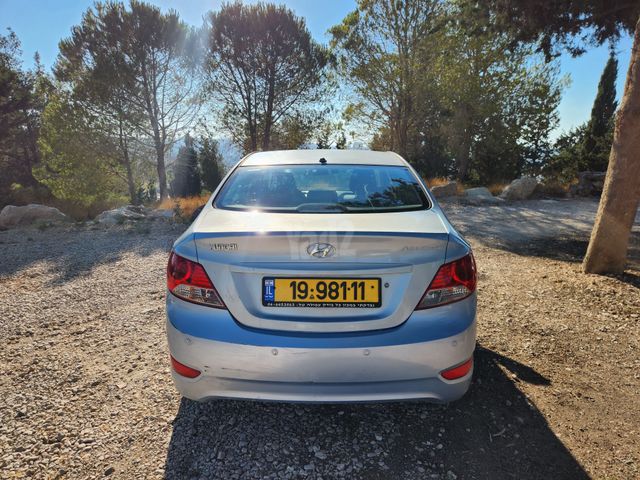 יונדאי אקסנט i25