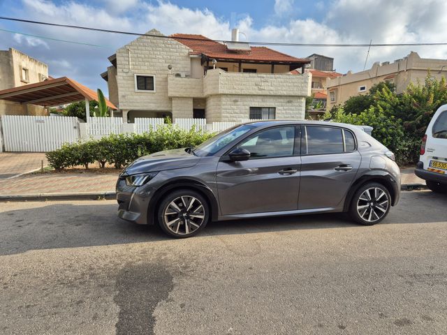 מודעת רכב פיג'ו 208