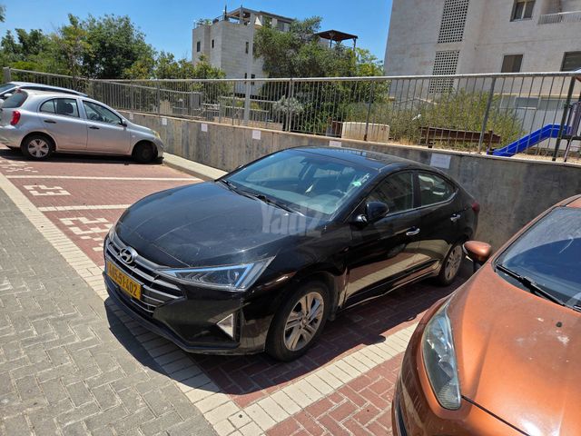 יונדאי אלנטרה