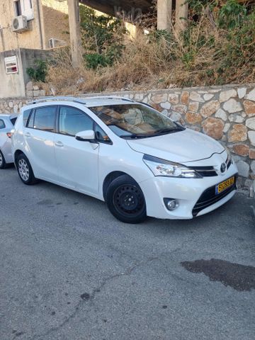 מודעת רכב טויוטה ורסו