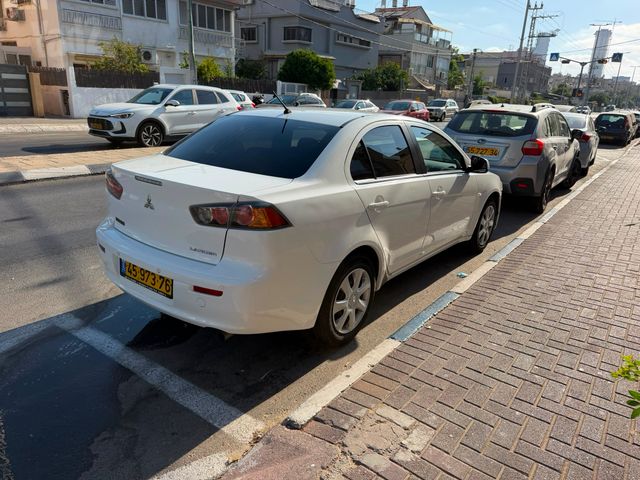 מיצובישי לנסר