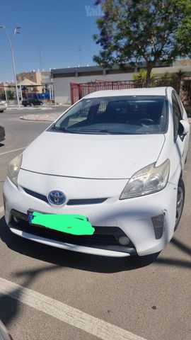 מודעת רכב טויוטה פריוס