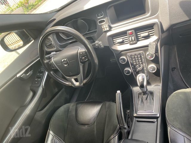 וולוו V40