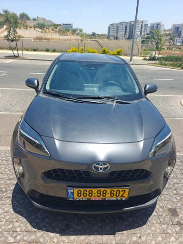 מודעת רכב טויוטה יאריס קרוס