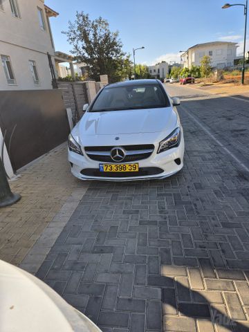 מודעת רכב מרצדס-בנץ CLA