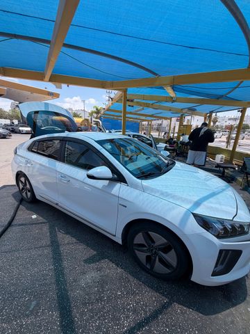 יונדאי איוניק