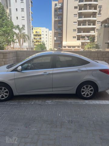 יונדאי אקסנט i25