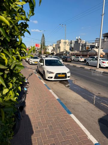מודעת רכב מיצובישי לנסר