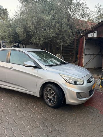 יונדאי אקסנט i25