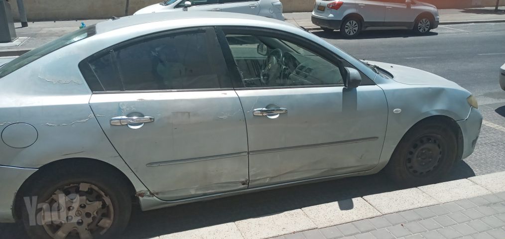 מודעת רכב מאזדה 3