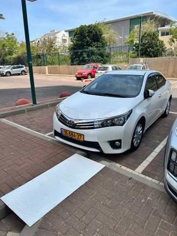 מודעת רכב טויוטה קורולה