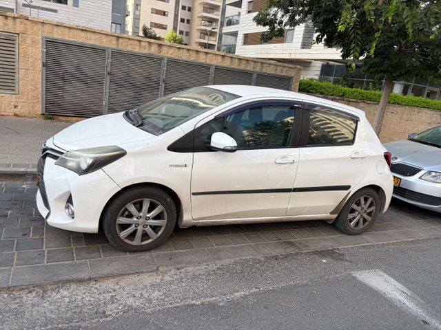 מודעת רכב טויוטה יאריס
