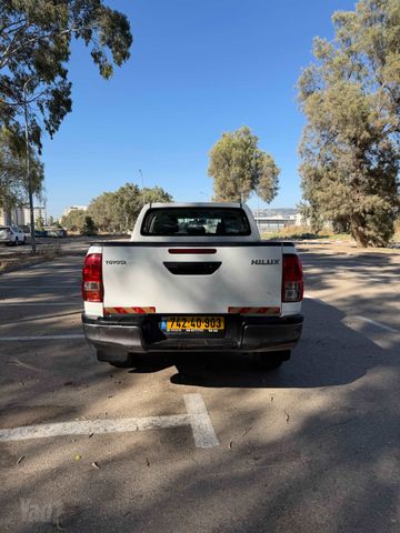 טויוטה היילקס