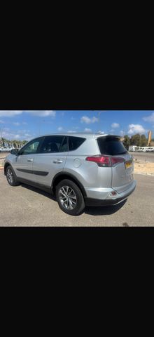 טויוטה RAV4
