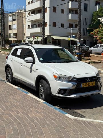 מודעת רכב מיצובישי ASX