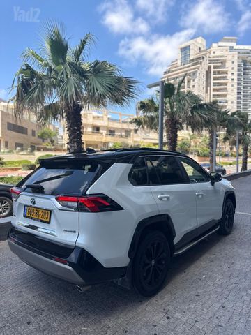 טויוטה RAV4