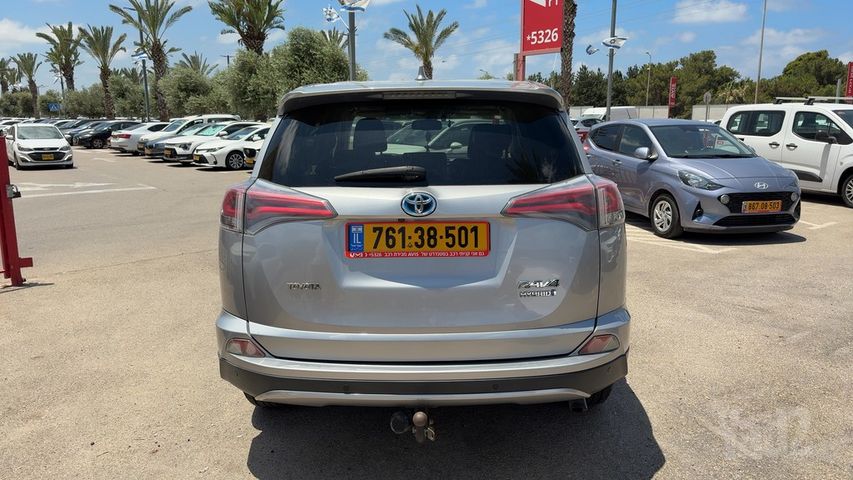 טויוטה RAV4