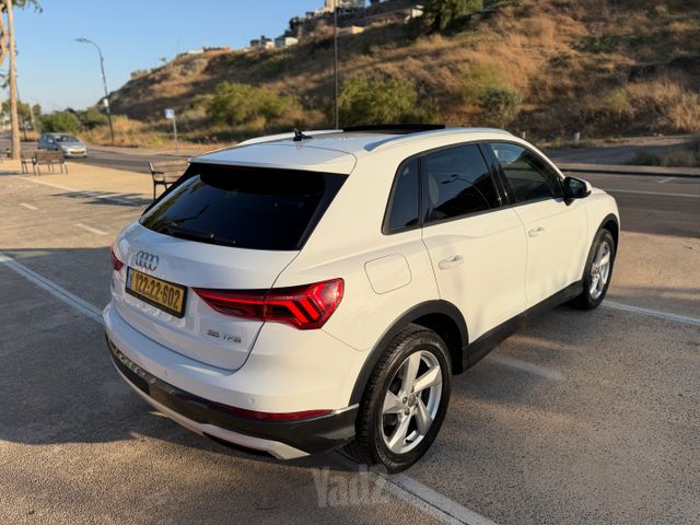 אאודי Q3