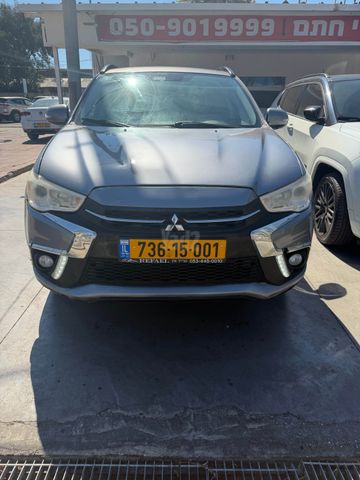 מודעת רכב מיצובישי ASX