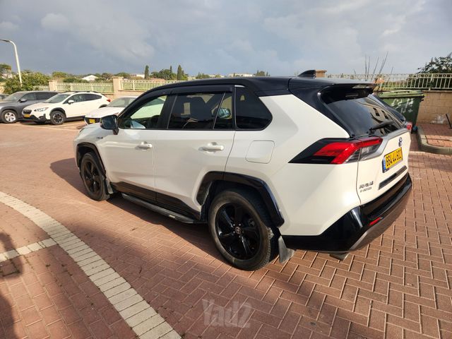 טויוטה RAV4