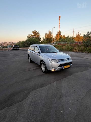 מיצובישי אאוטלנדר