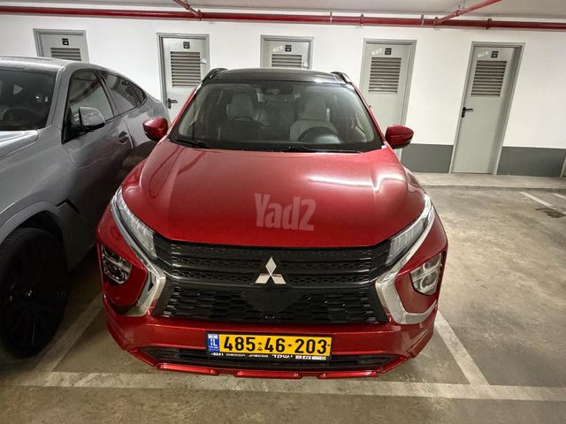 אקליפס קרוס 4X2 Premium אוט׳ בנזין 1.5 (152 כ״ס)
