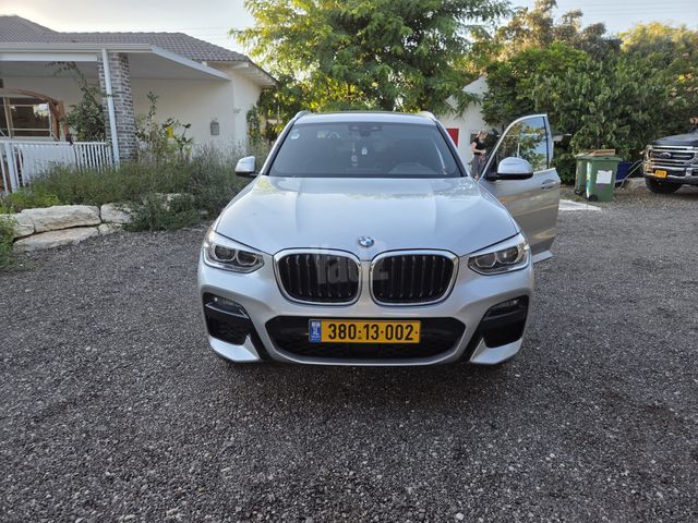 ב מ וו X3