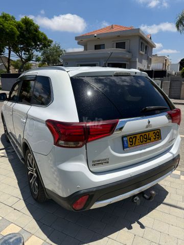 מיצובישי אאוטלנדר