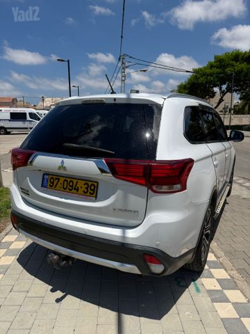 מיצובישי אאוטלנדר