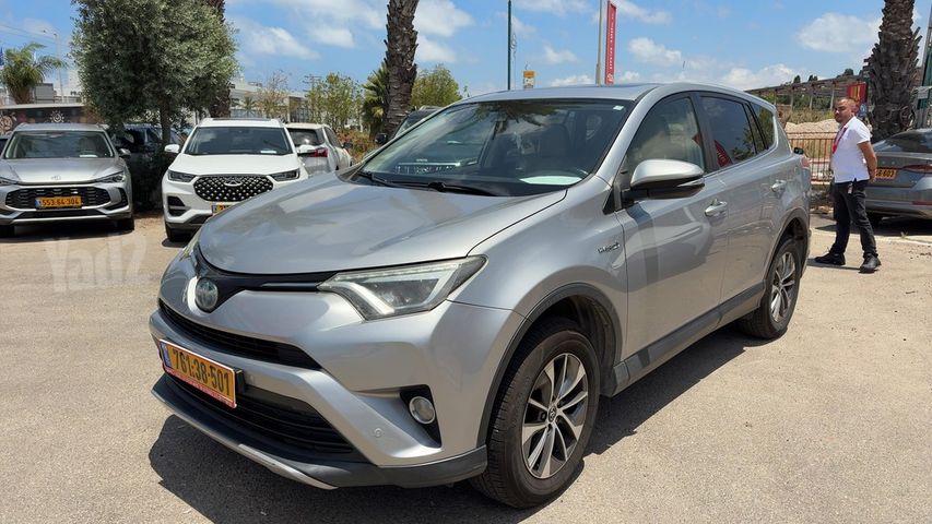 טויוטה RAV4