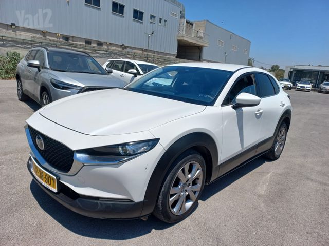 מודעת רכב מאזדה CX-30