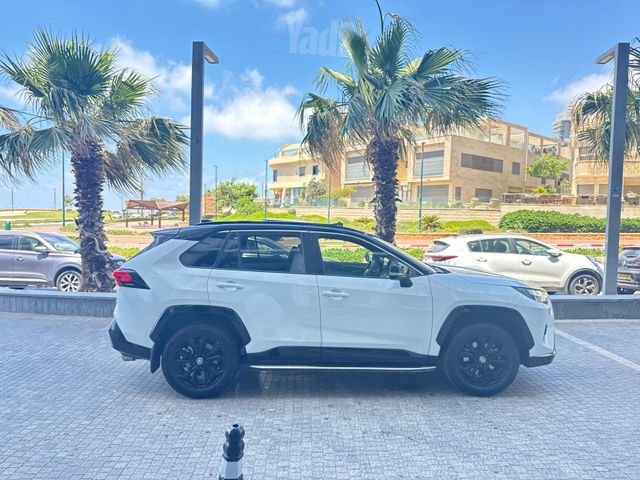 טויוטה RAV4