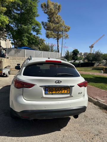 אינפיניטי FX37