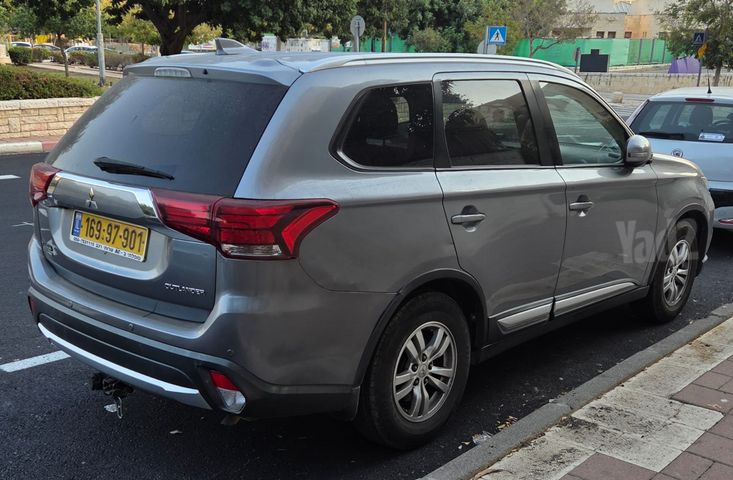 מיצובישי אאוטלנדר