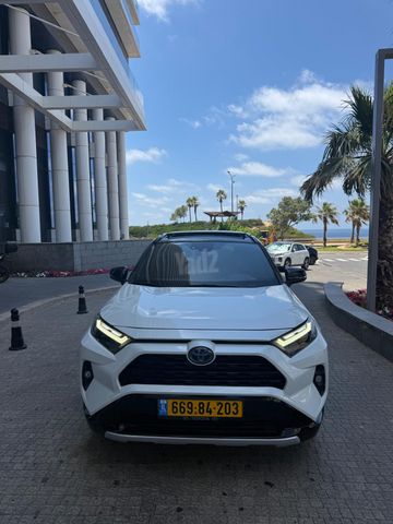מודעת רכב טויוטה RAV4