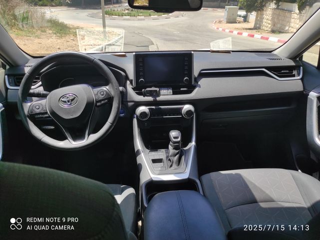 טויוטה RAV4