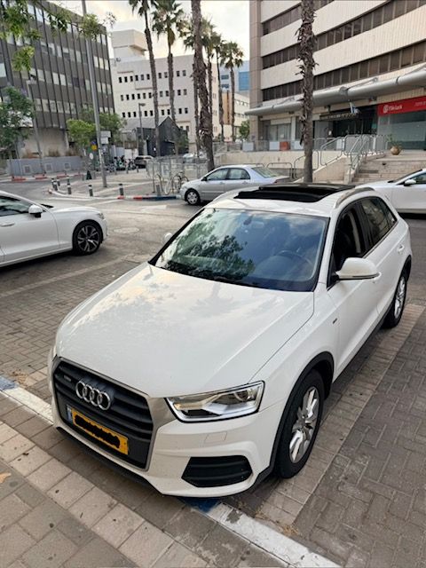 אאודי Q3
