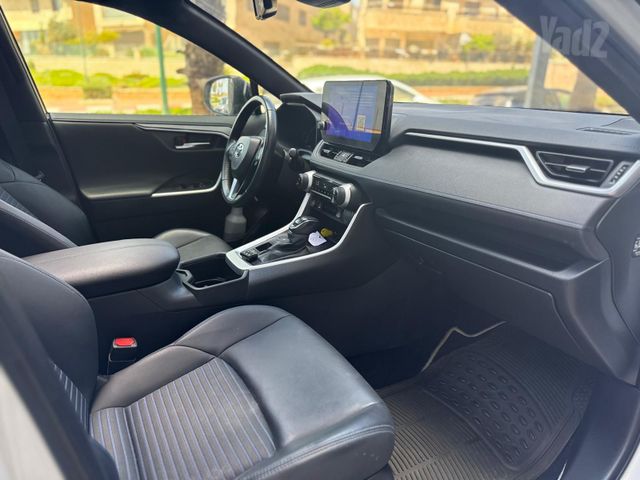 טויוטה RAV4