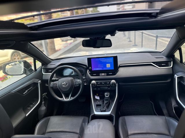 טויוטה RAV4