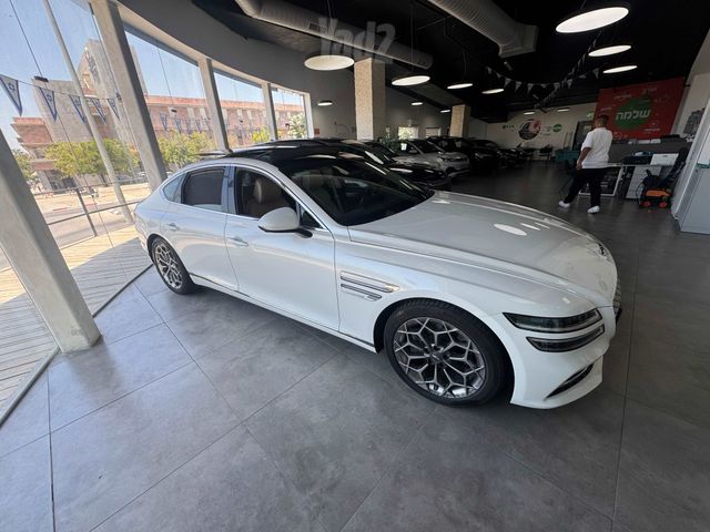 ג'נסיס G80