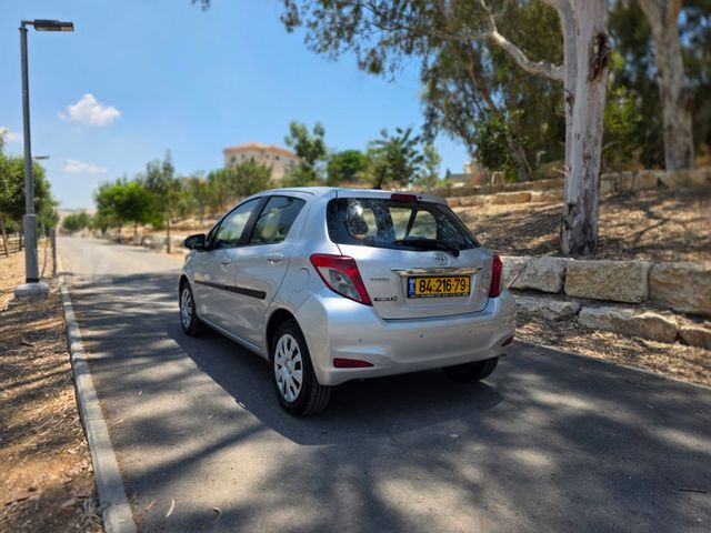 טויוטה יאריס