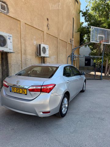 טויוטה קורולה