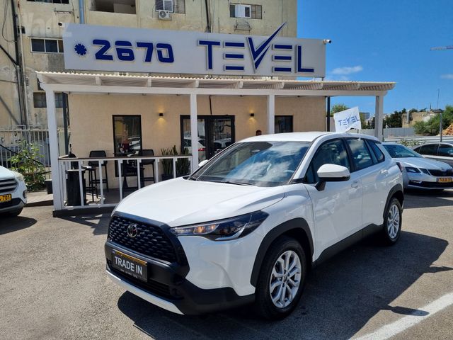 מודעת רכב טויוטה קורולה קרוס