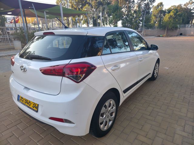 יונדאי i20