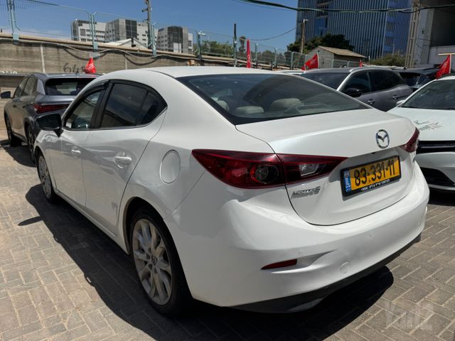 מאזדה 3